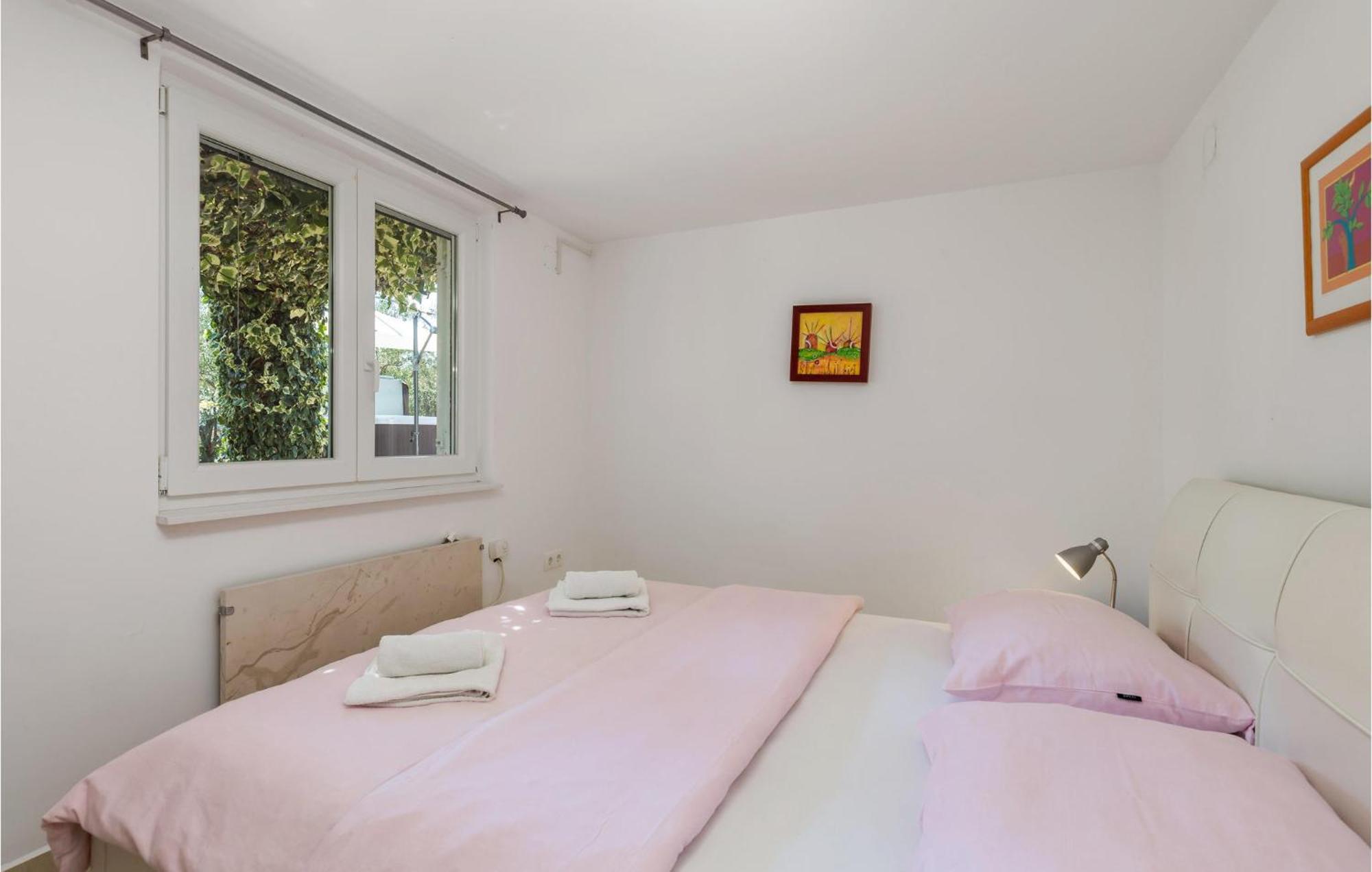 Nice Home In Krk With Kitchen クルク エクステリア 写真