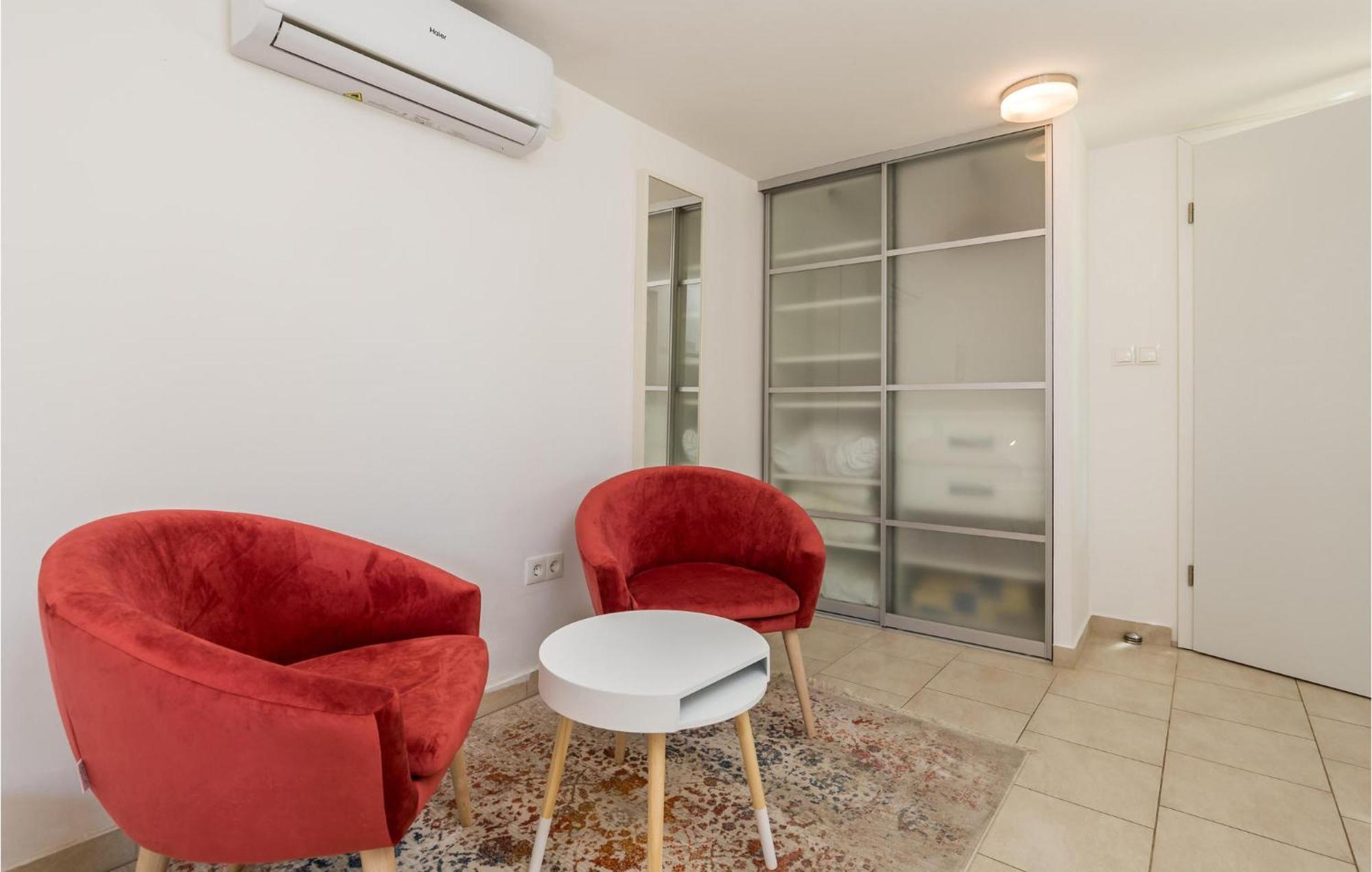 Nice Home In Krk With Kitchen クルク エクステリア 写真