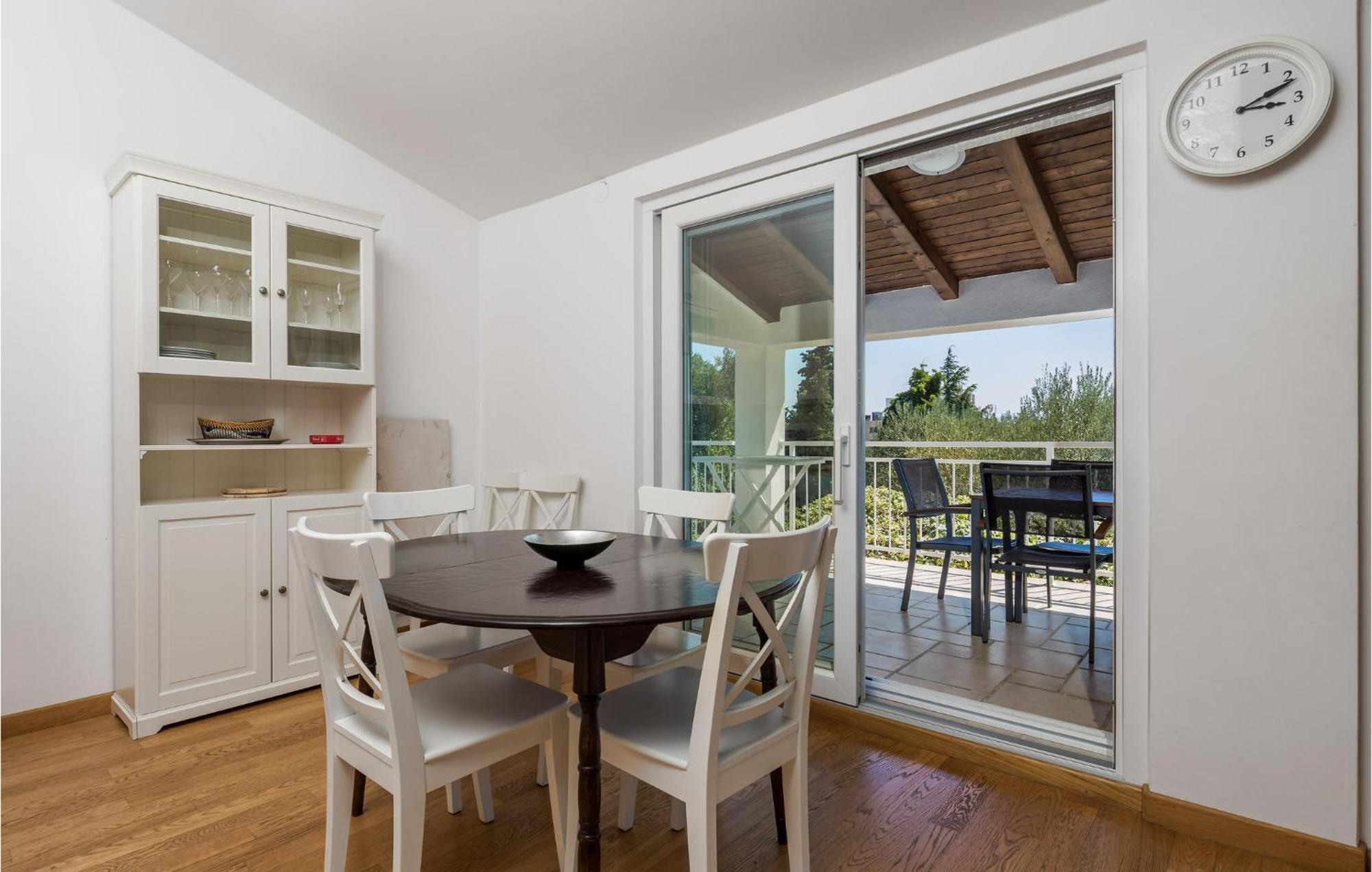 Nice Home In Krk With Kitchen クルク エクステリア 写真