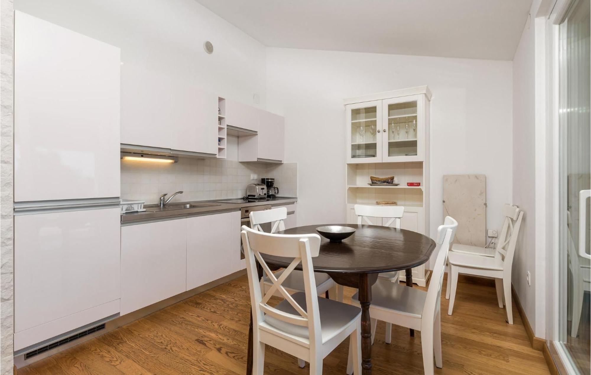Nice Home In Krk With Kitchen クルク エクステリア 写真