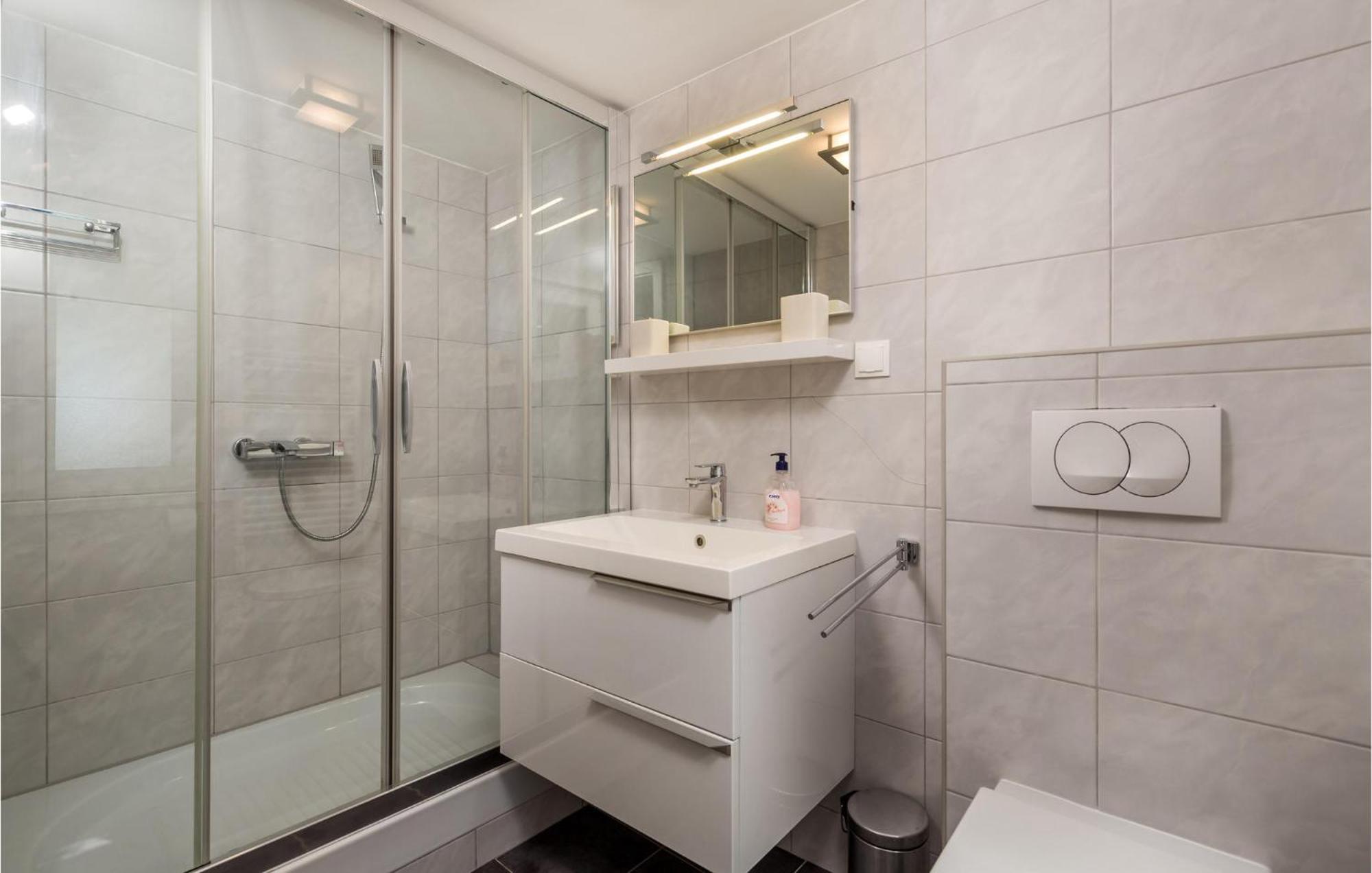 Nice Home In Krk With Kitchen クルク エクステリア 写真