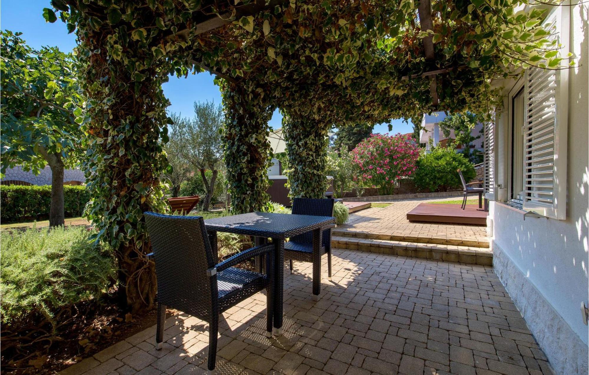 Nice Home In Krk With Kitchen クルク エクステリア 写真