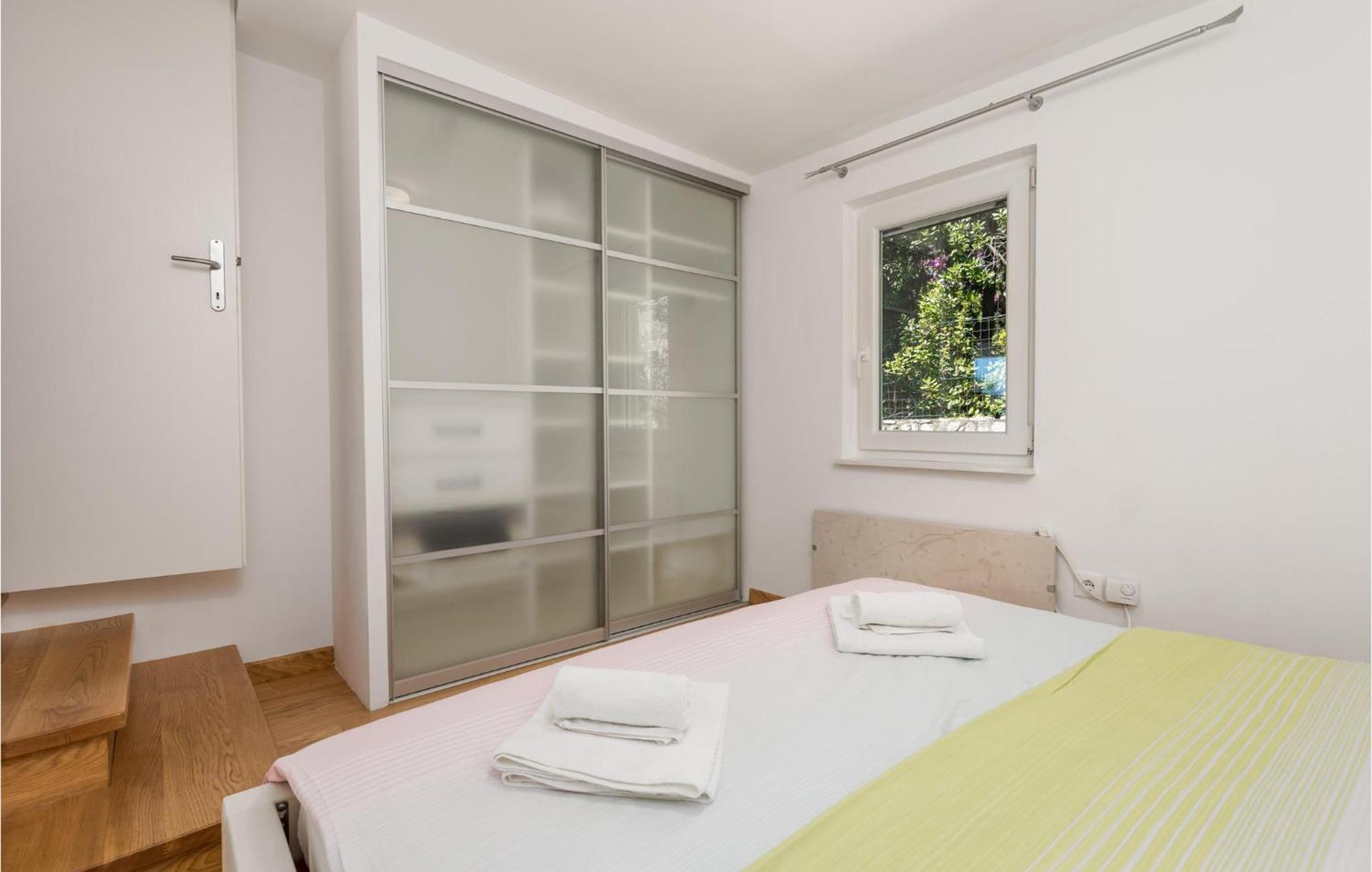 Nice Home In Krk With Kitchen クルク エクステリア 写真