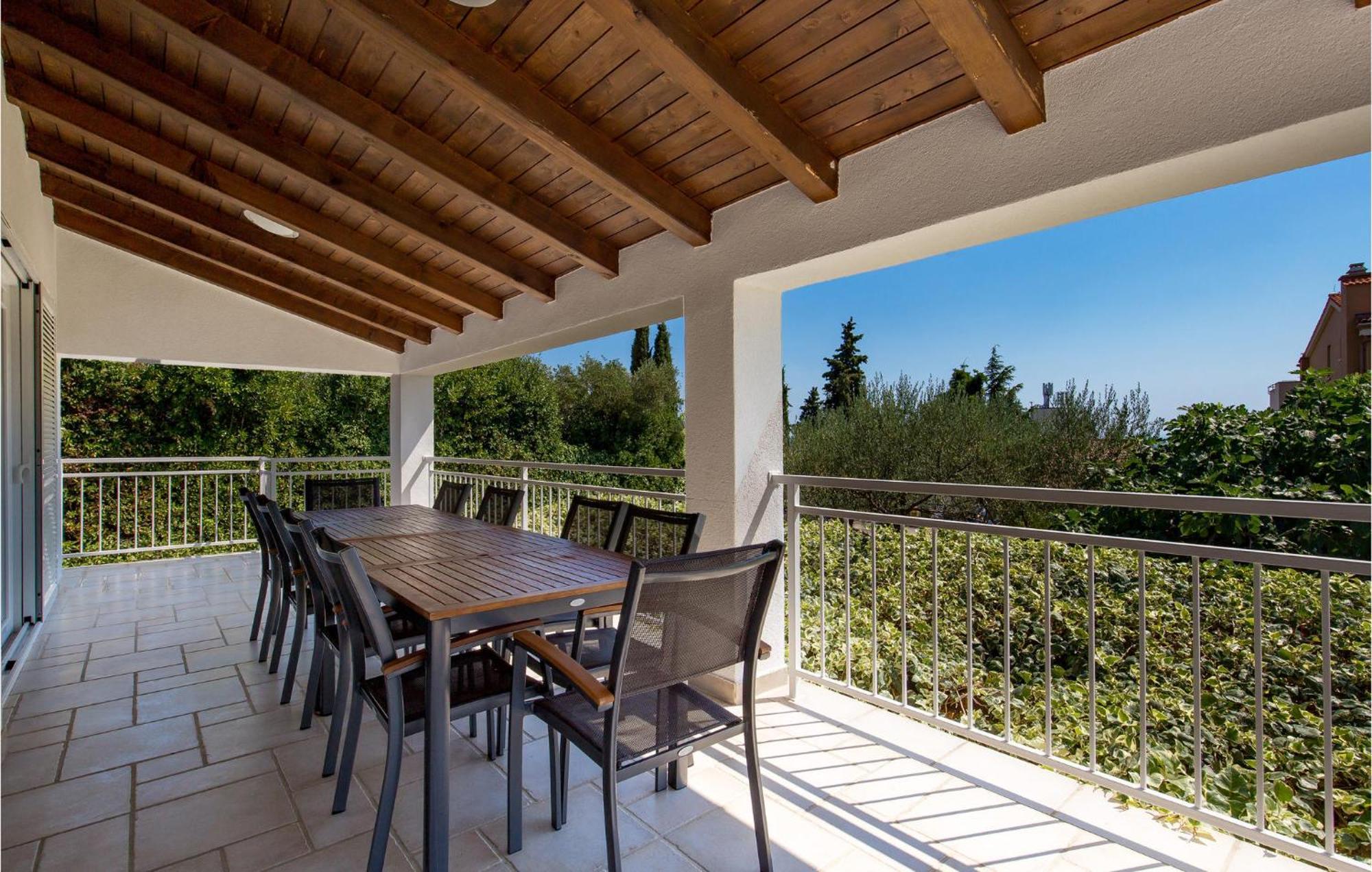 Nice Home In Krk With Kitchen クルク エクステリア 写真